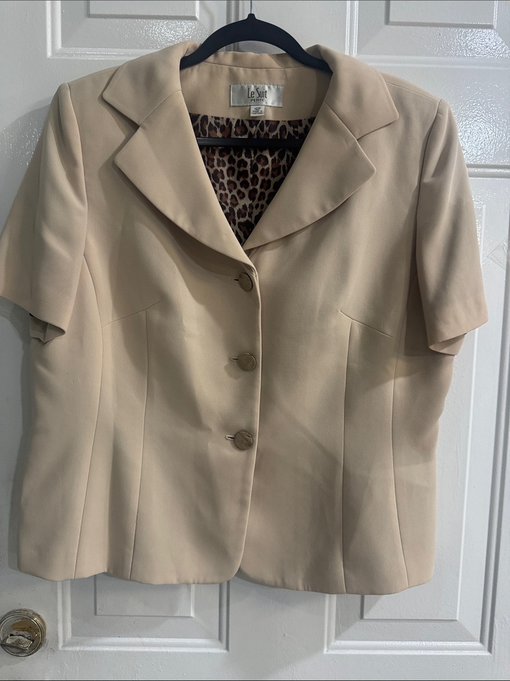 Le Suit Women's Cream Short-Sleeve Blazer with Layered Shell - Picture 6 of 12